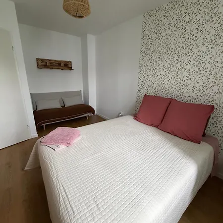Chez Maison Stella Avec Cuisine Et Terrasse Partagee Accommodatie bij particulieren *